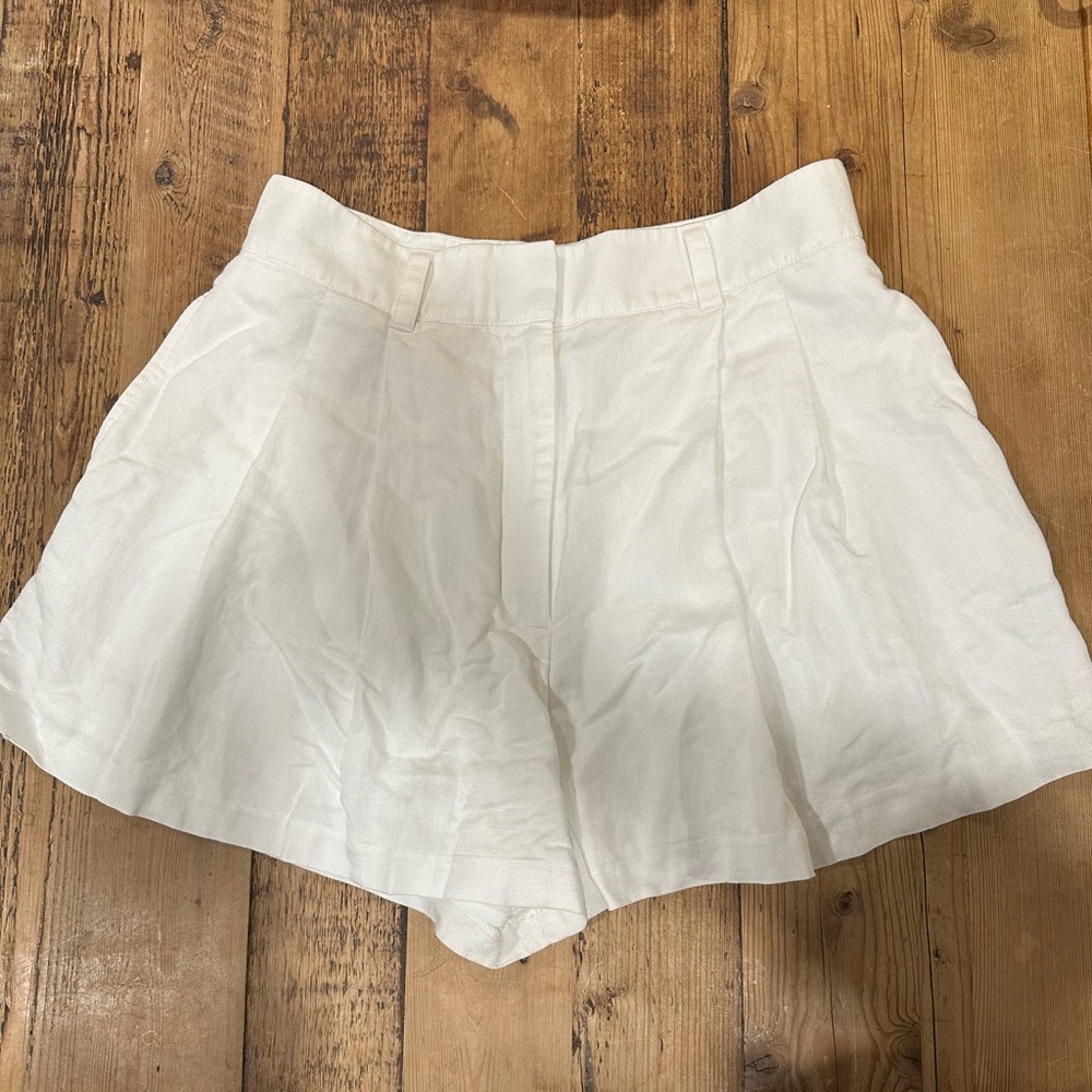 Women's White Pleated Shorts